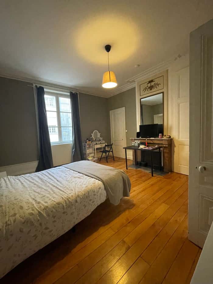 Listing photo thumbnail