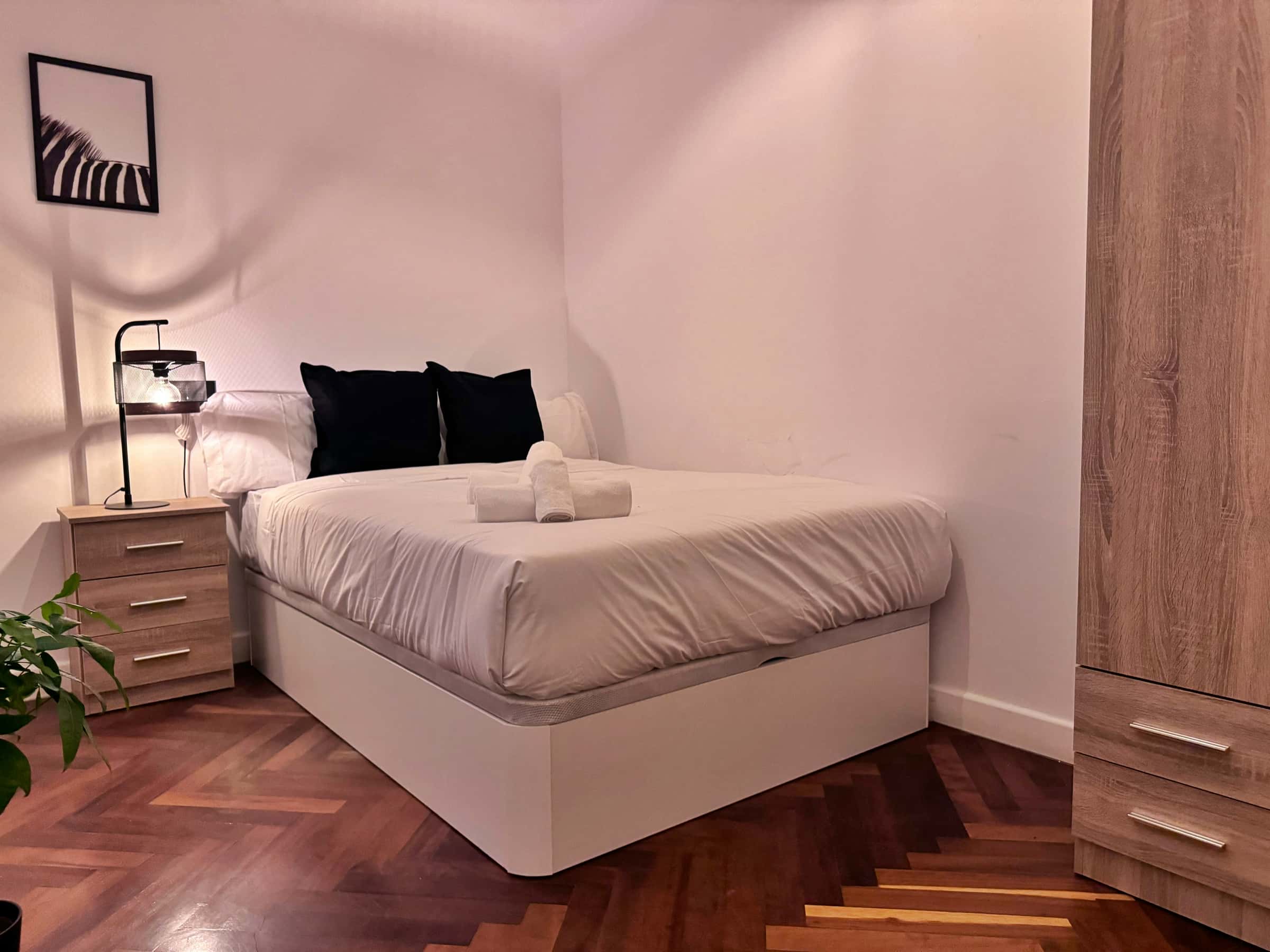 Carrer de Pau Claris - ROOM 8 - PAU CLARIS 153