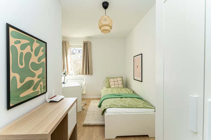 Listing photo thumbnail