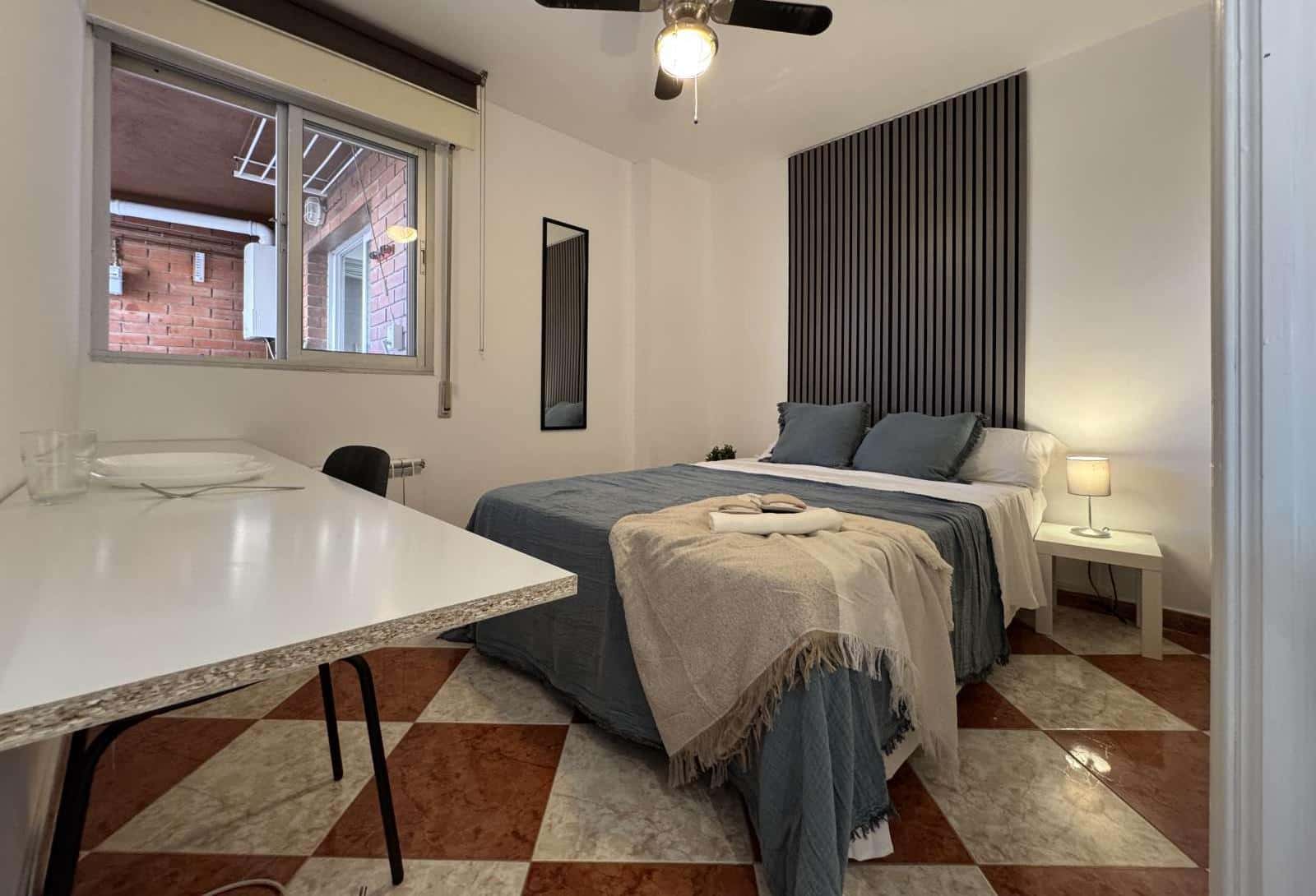 Double bed in Rooms for rent on Andaluces street in Madrid