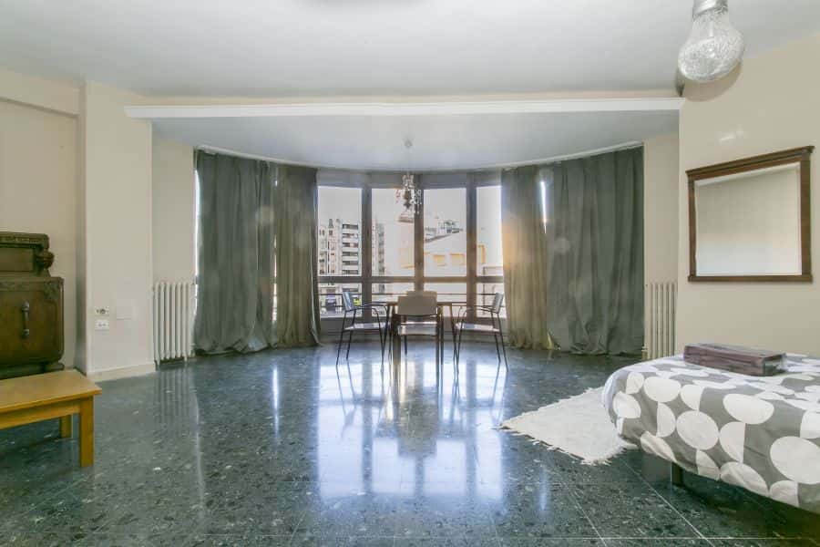 Habitación en piso de 5 habitaciones en Sant Francesc