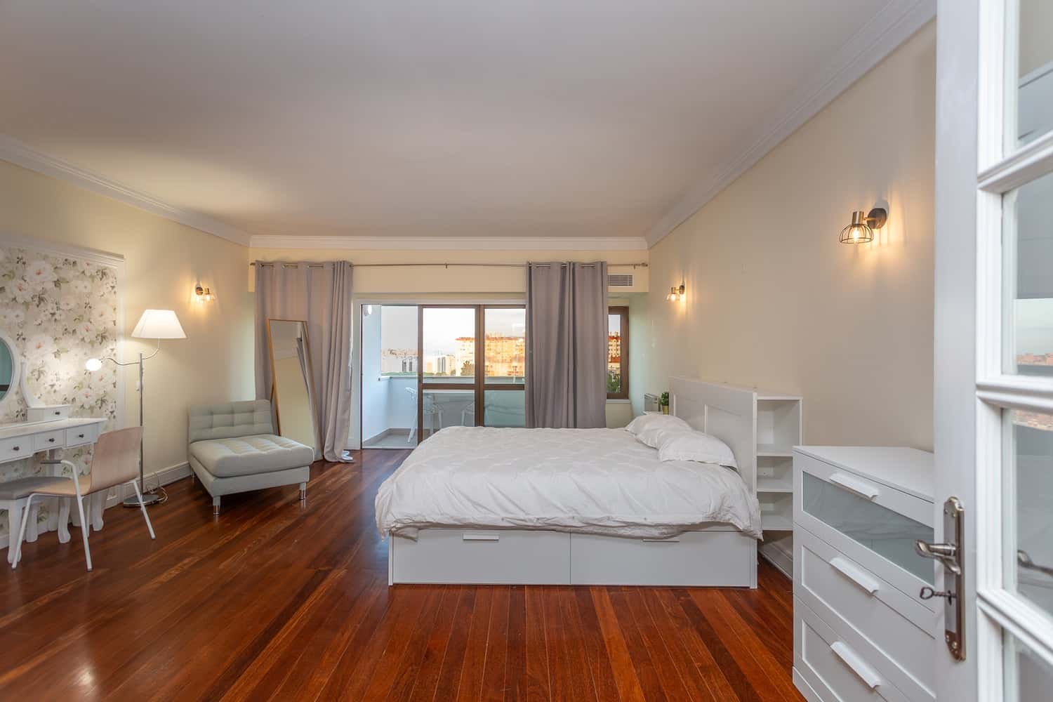 Room 1 - 48. Rua Jorge Castilho 14