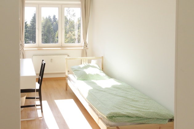 Listing photo thumbnail