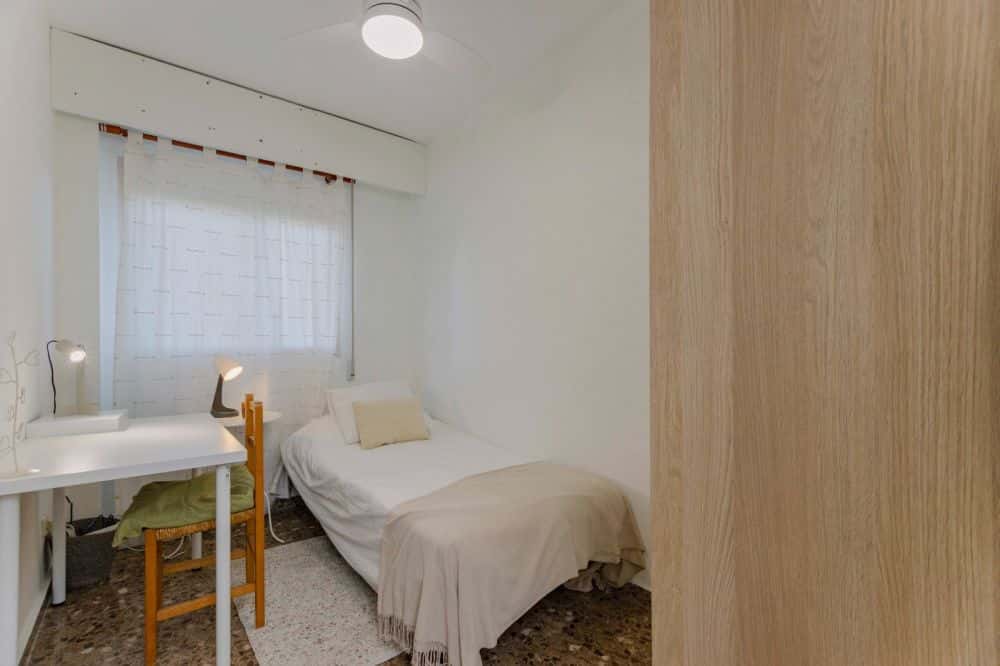 Acogedora habitación individual en la calle Serpis