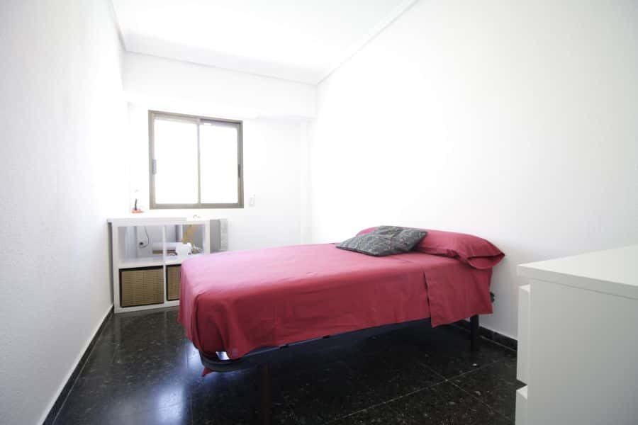 Habitación en piso de 4 habitaciones en Ciutat Vella