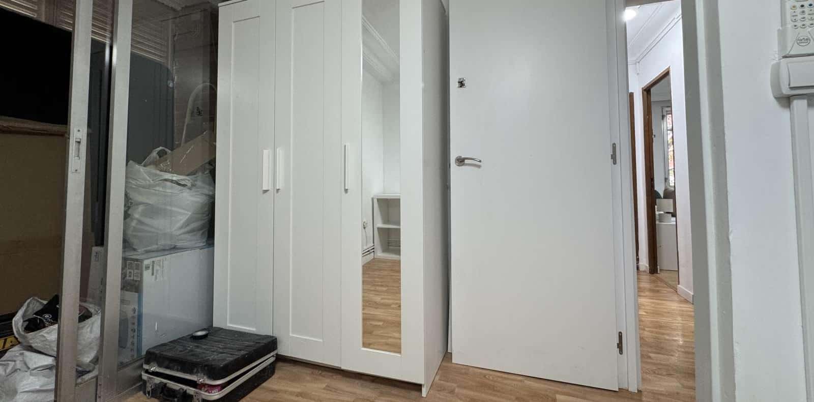 Double bed in 4-Bedroom Shared Apartment in Madrid