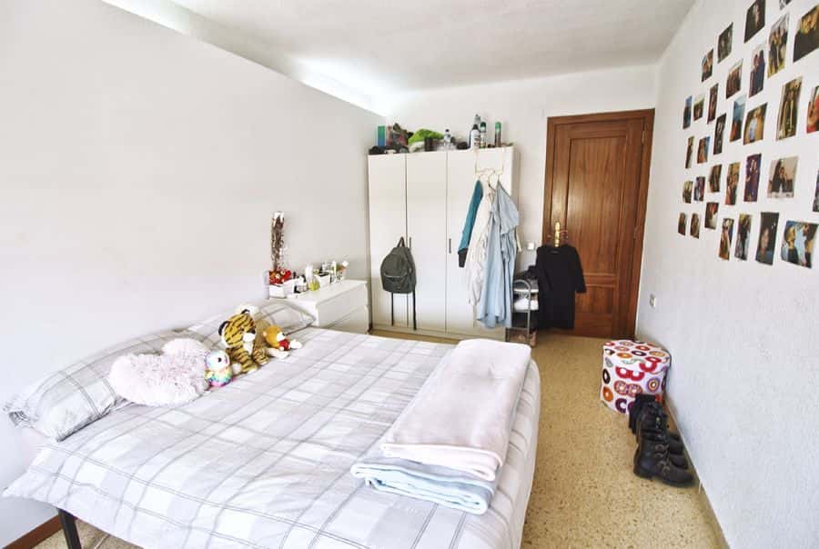 Habitación en piso de 7 habitaciones en Ciutat Jardi