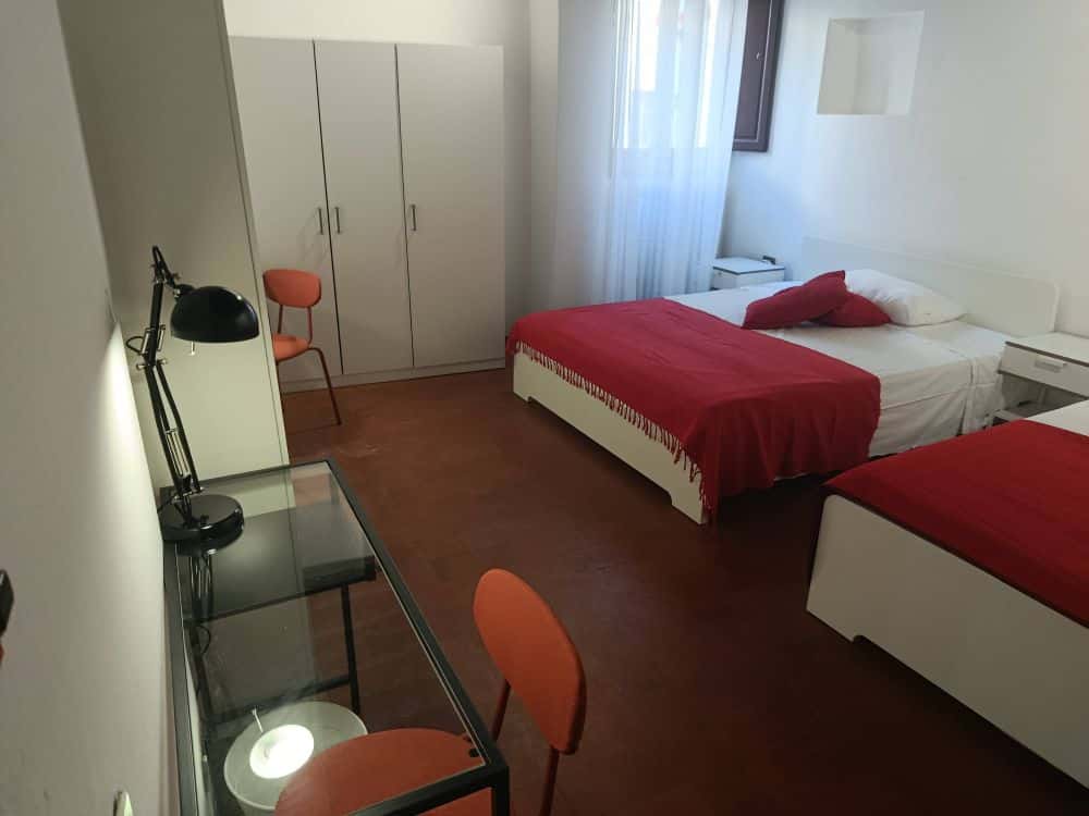 Camera condivisa in Via Calzolari 21