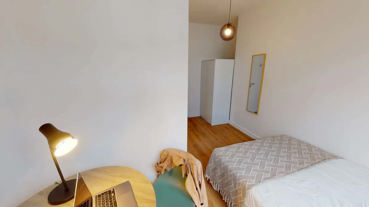 Room in Avenue Sainte-Anne, Asnières-sur-Seine for 145 m² with 7 bedrooms