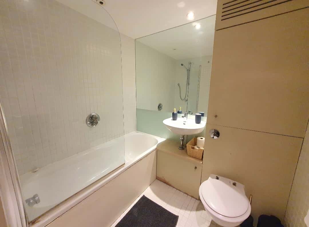 Apartment in New York Apartments, 1 Cross York St, Leeds LS2 7EE, UK