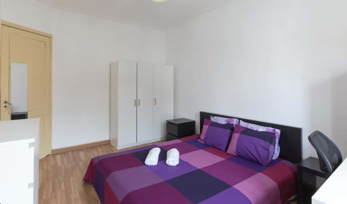 Room in a 7-bedroom apartment in Porto - Room 3