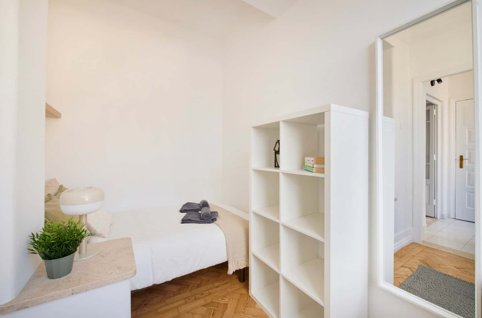 Room in Lisbon, close to the metro line - Room 9