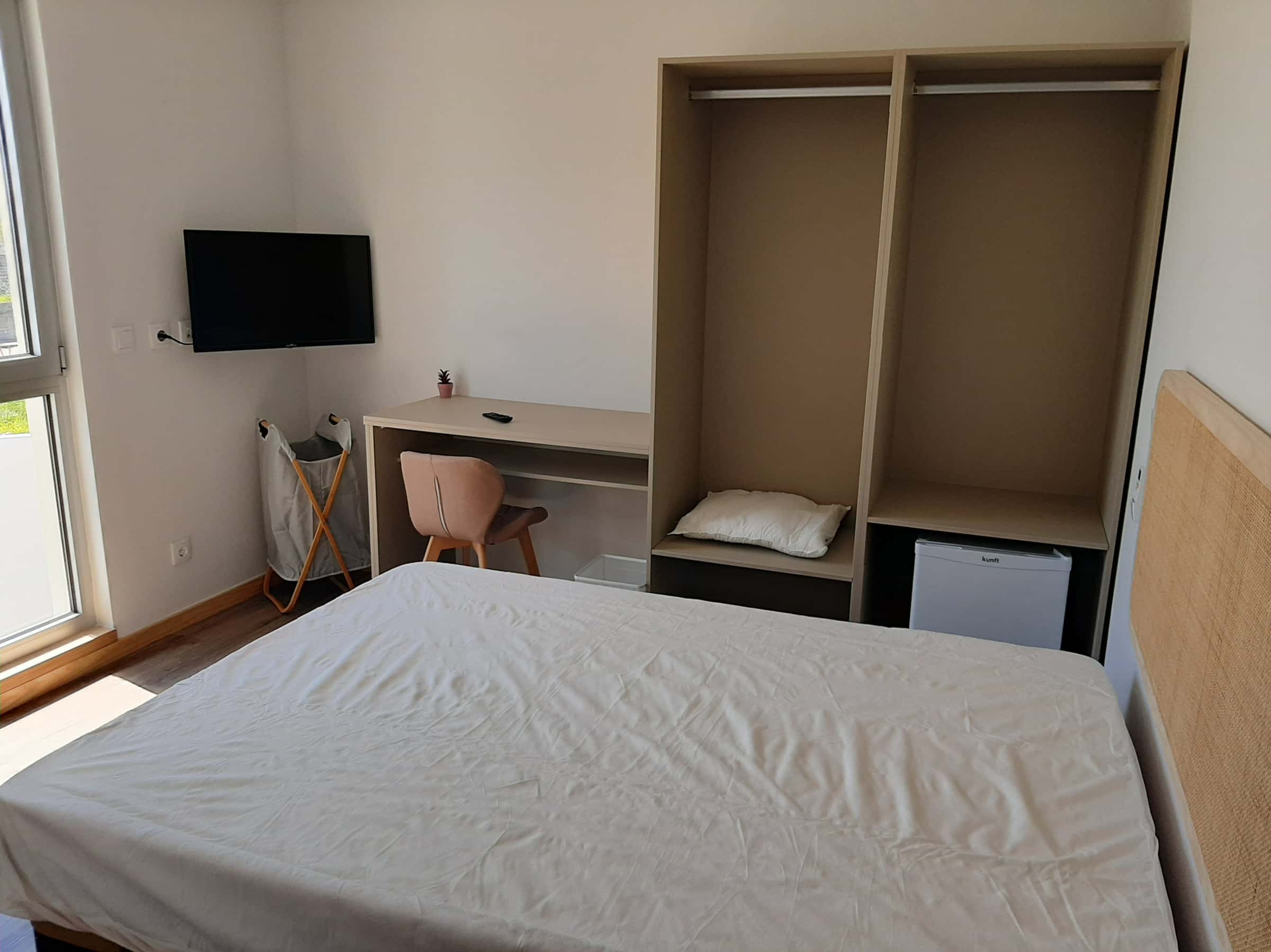 Room with private bathroom in Matosinhos, Porto (Room 6)