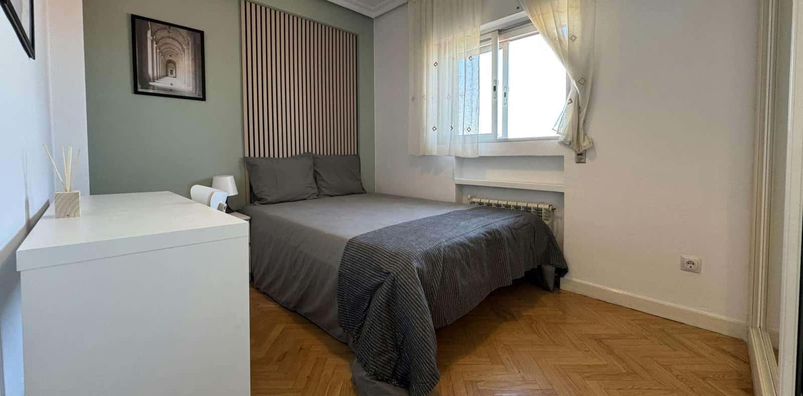 Double bed in Rooms for rent in de Tribaldos