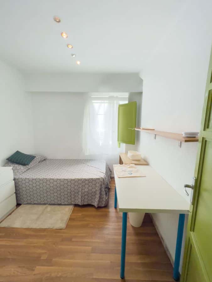 Habitación en piso de 4 habitaciones en Ciutat Vella