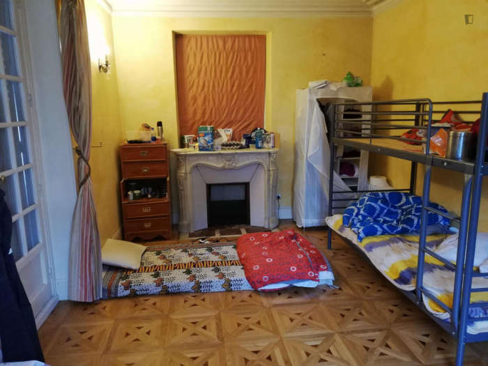 Listing photo thumbnail