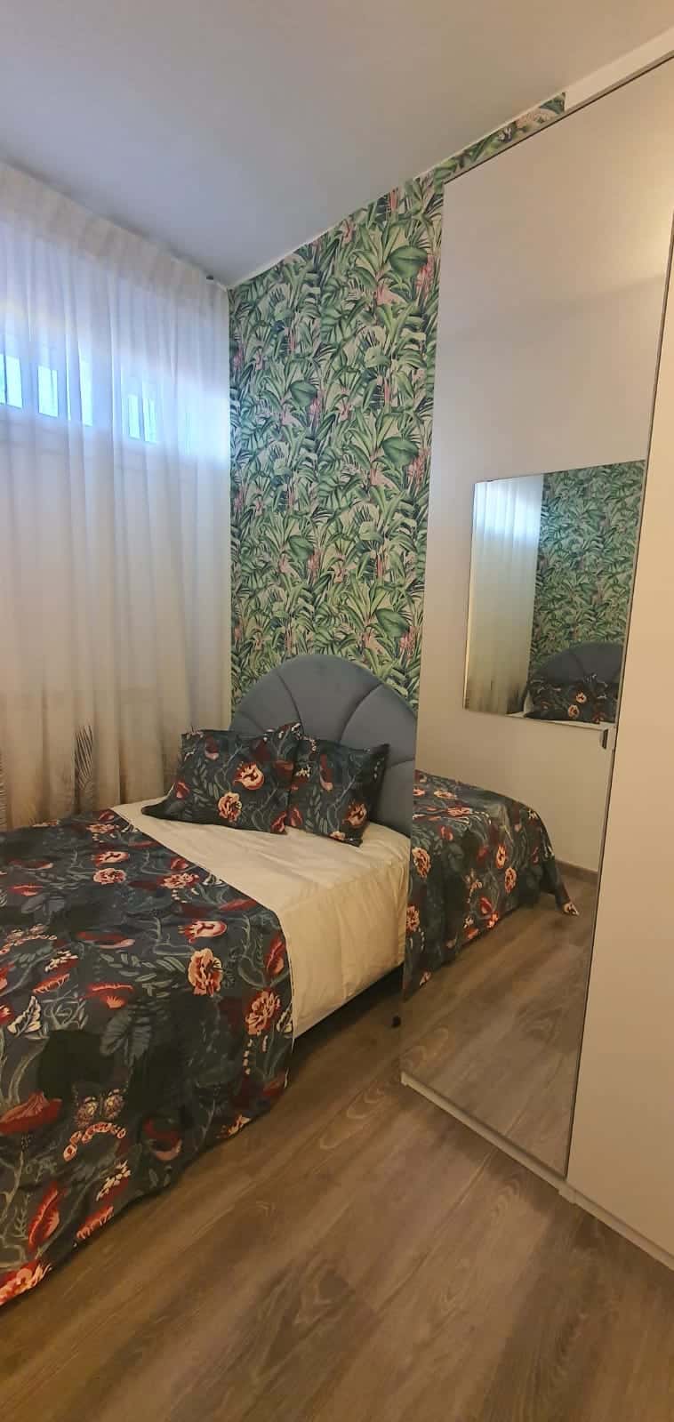 Chambre dans Via Pismonte, Milano pour 110 m² avec 4 chambres