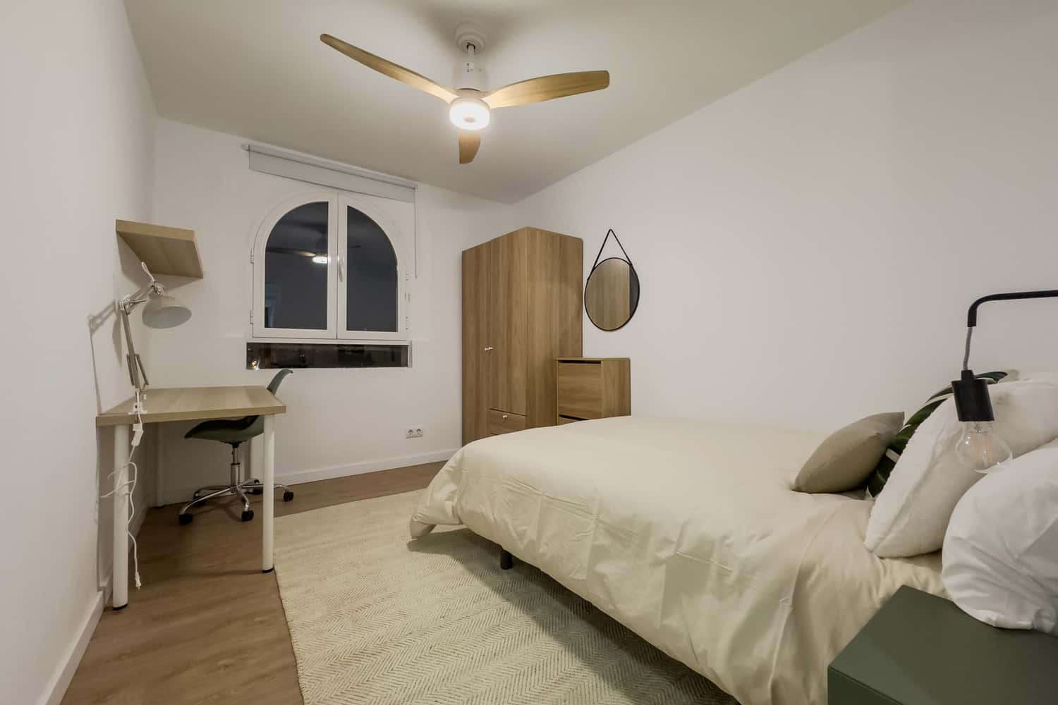🌟 Beautiful Room in a Modern Apartment close to the centre 🌟 (P8-H2)