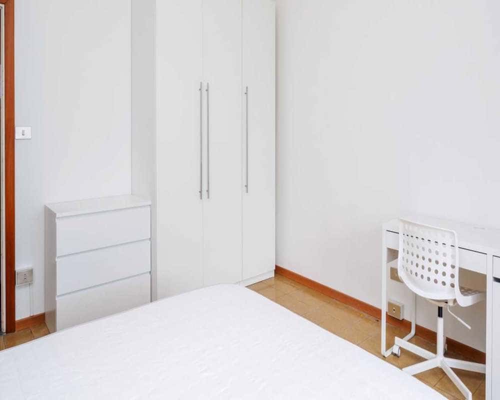 Stanza in Via Luca Ghini