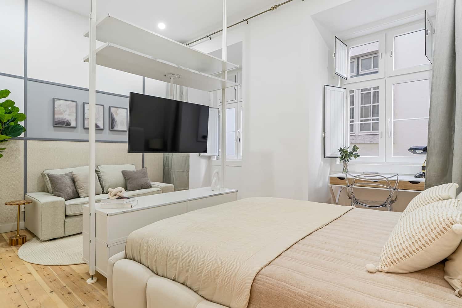 Room 5 - 85. Rua Nova do Almada 80 2E