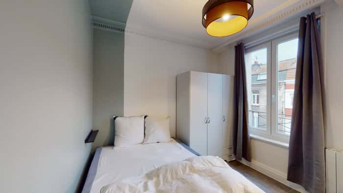 Listing photo thumbnail