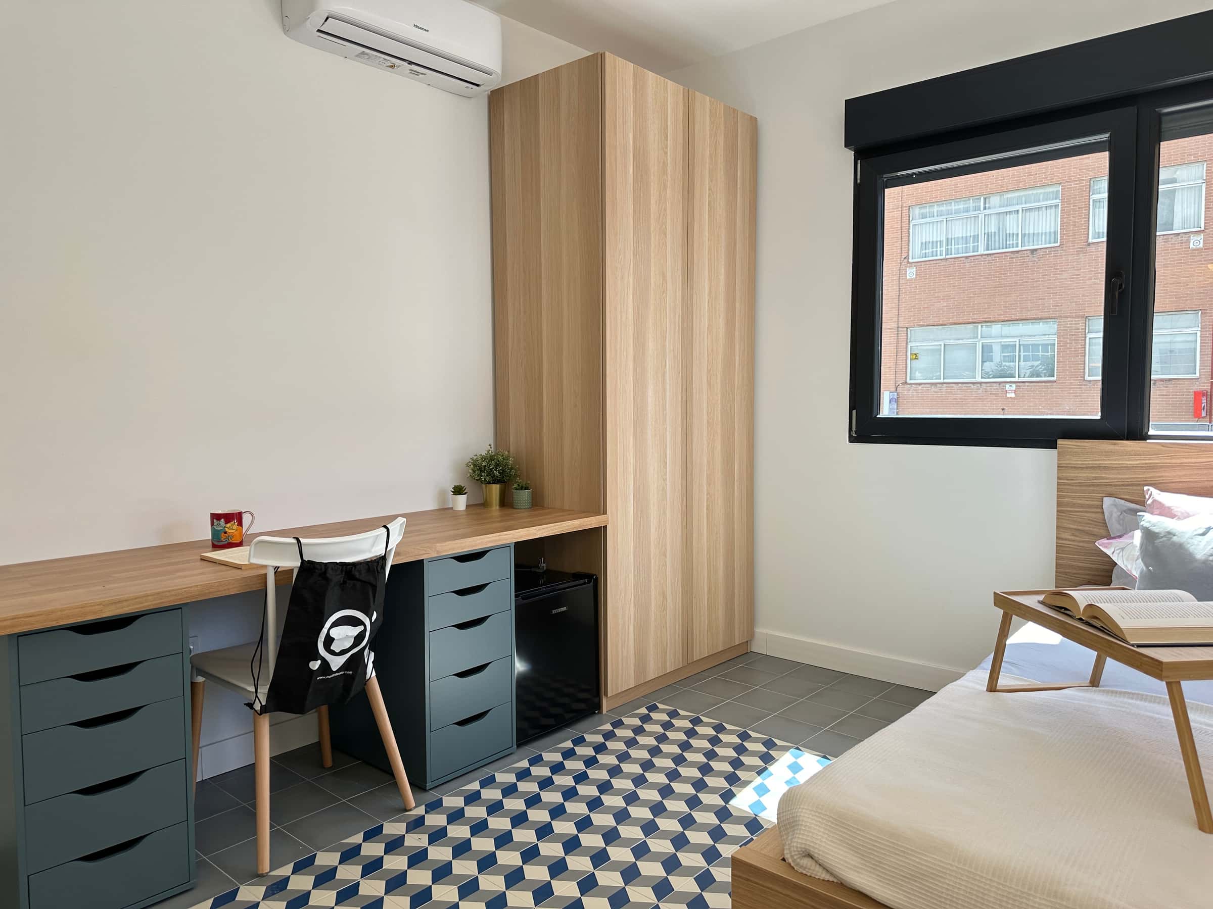 Calle de Albasanz, 37 (ONLY STUDENTS)