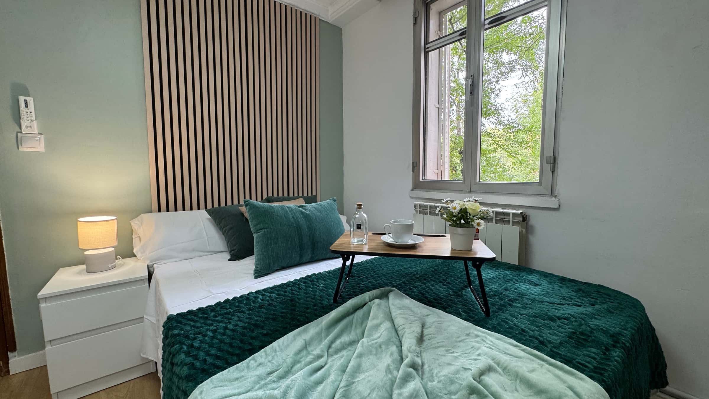 Chambre dans Avenida de Moratalaz, Madrid pour 80 m² avec 4 chambres