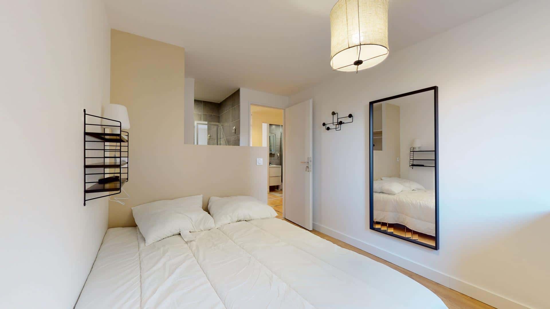 Chambre 1 - MOURGUES D