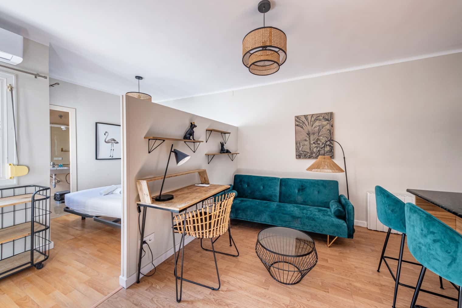 NIce one bedroom flat right in SAnt Andreu, super easy to commute to the centre, just 10 min