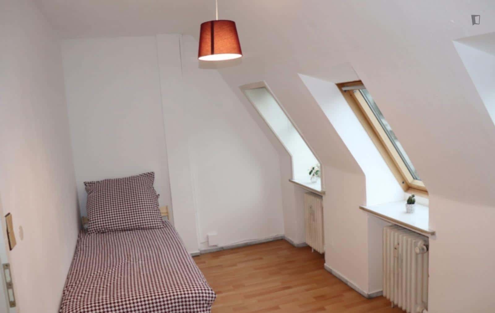 Room in Abbentorstraße, Bremen for 90 m² with 6 bedrooms - Photo 1