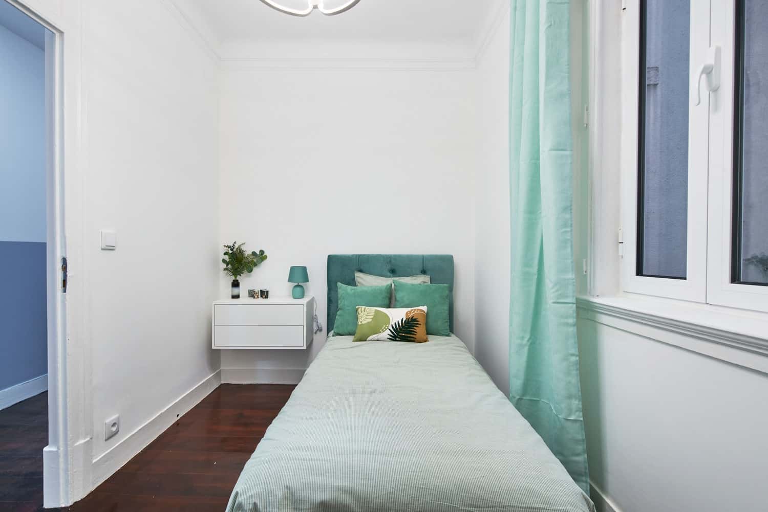 Room 5 - 88. R.Gomes Freire 191 3