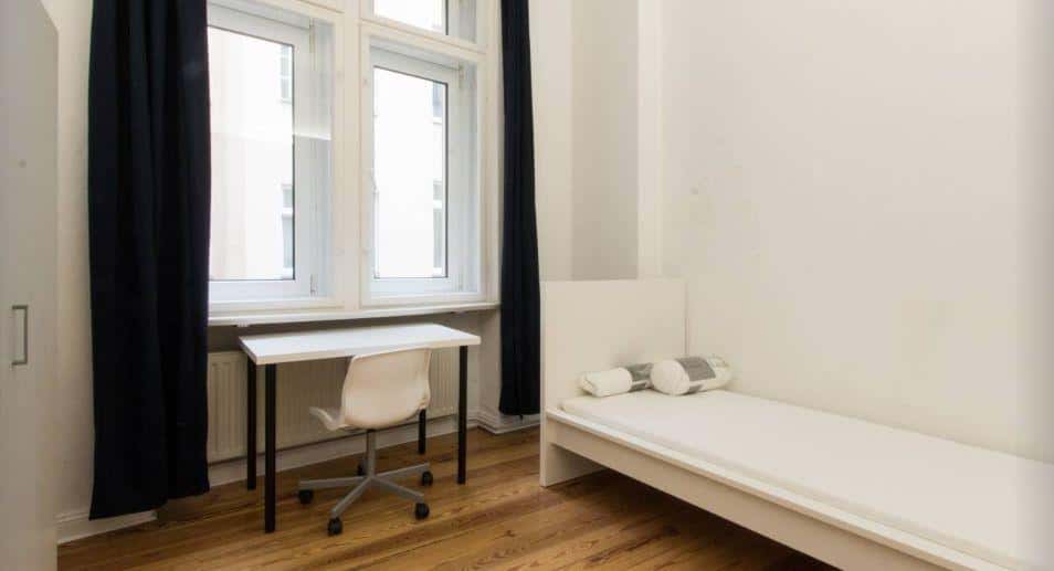 Zimmer in der Königin-Elisabeth-Str. 1