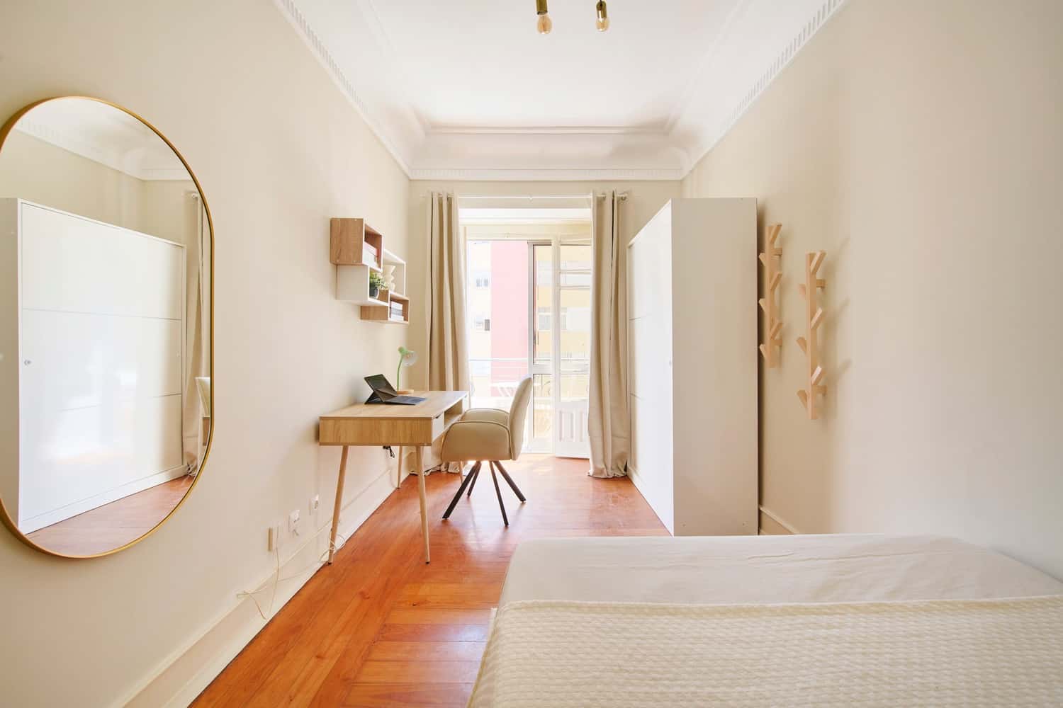 Room 3 - 69. Avenida Almirante Reis 229 3D