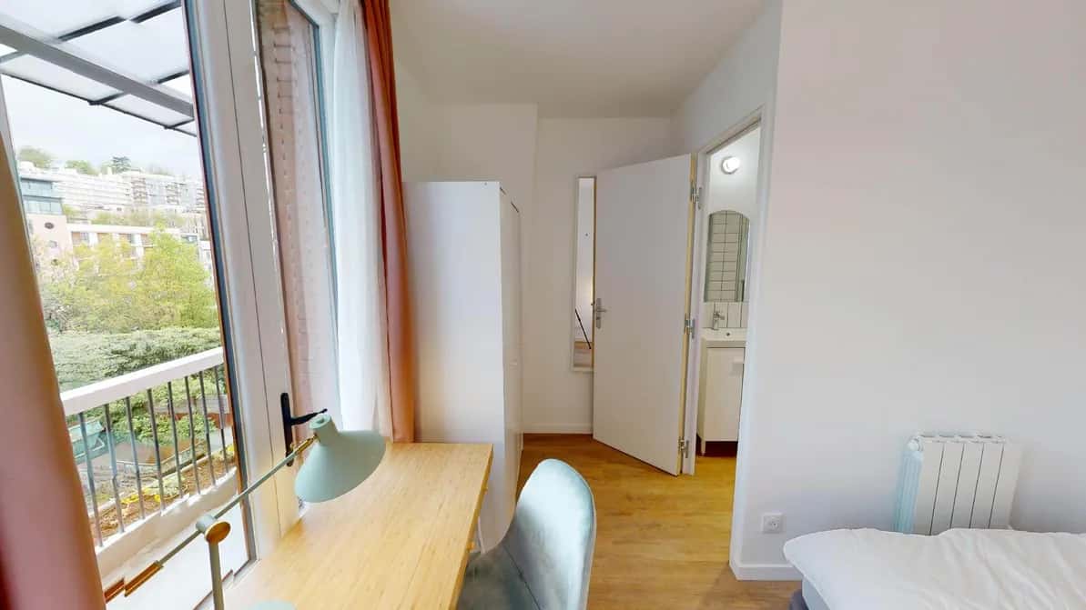 Habitación en Rue Pierre Poli, Issy-les-Moulineaux para 188 m² con 11 dormitorios