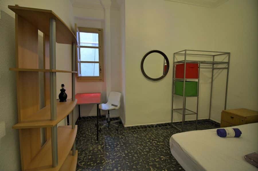 Habitación en piso de 4 habitaciones en Eixample