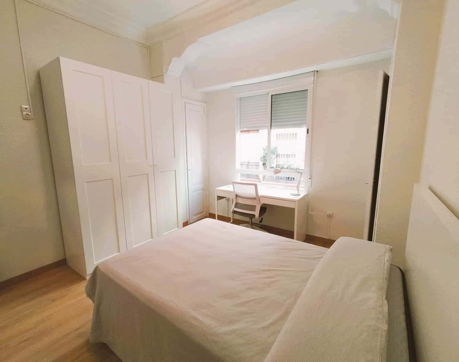 Habitacion privada en Carrer de l'Olivereta , Valencia