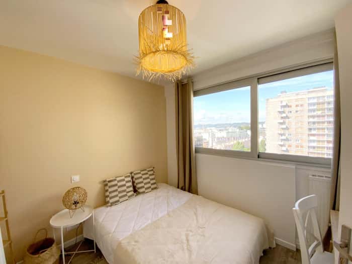 Listing photo thumbnail