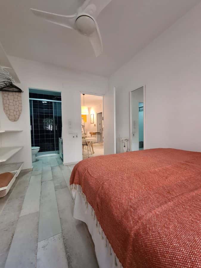 Habitación en piso de 4 habitaciones en Algirós