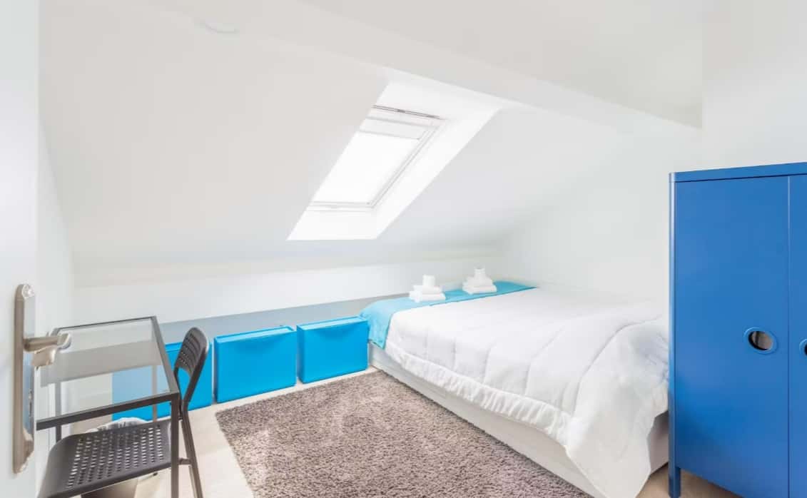 Bedroom in a student residence in Rua Dom Afonso Henriques, Porto - Room 305