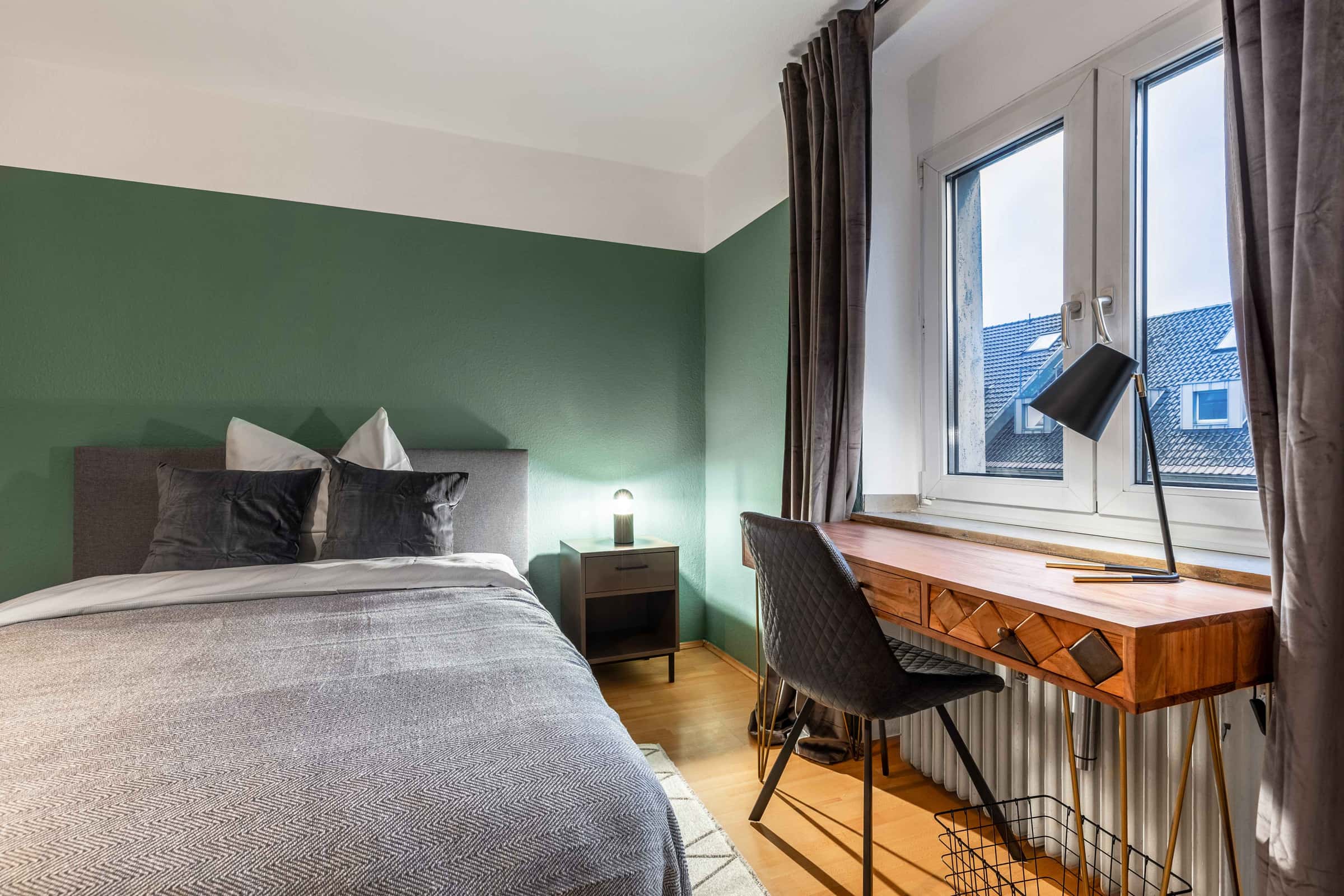 Room in Friedrichstraße, Düsseldorf for 90 m² with 3 bedrooms