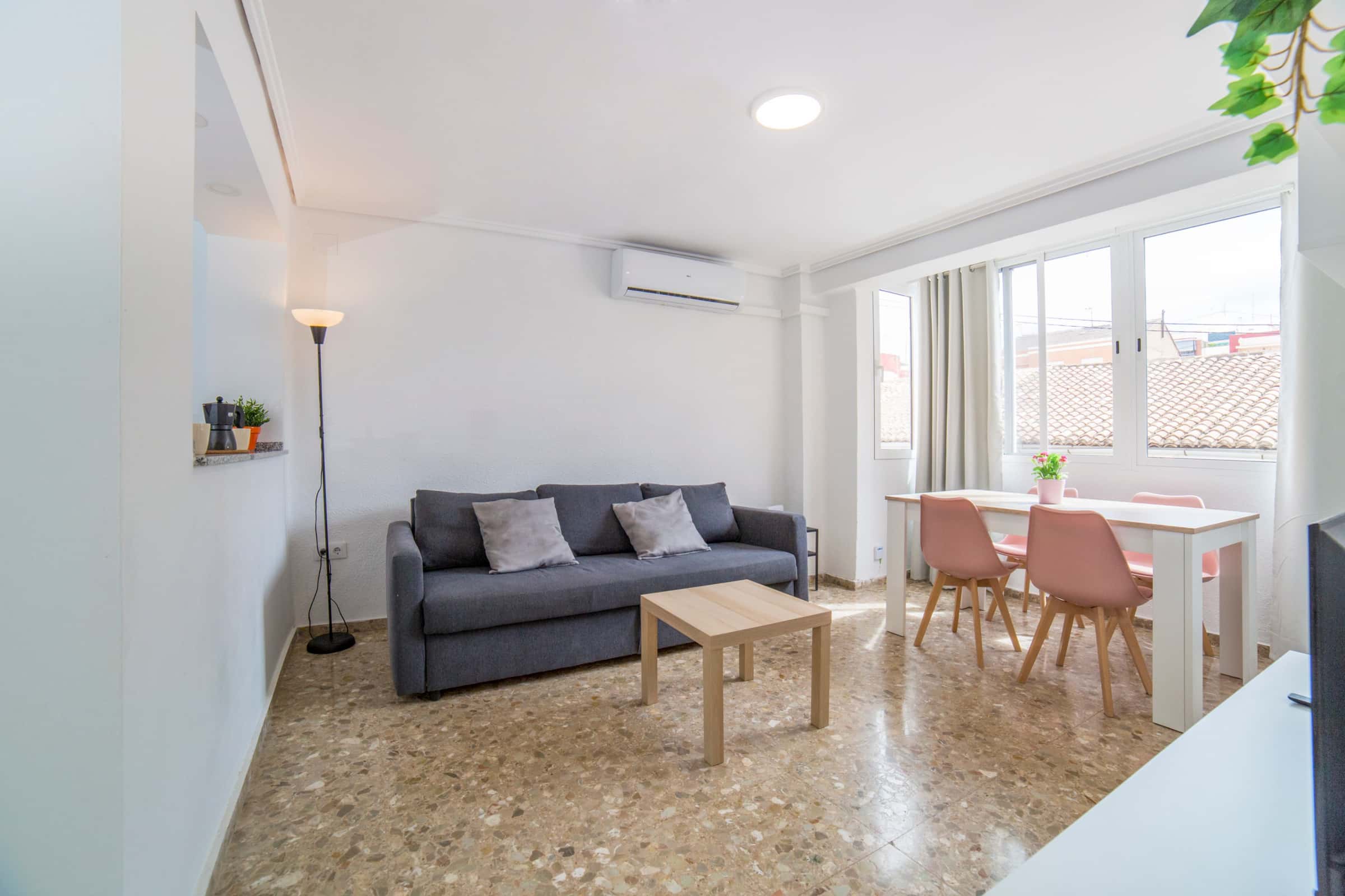 Apartment in Carretera d'Escrivà, Valencia for 59 m² with 2 bedrooms