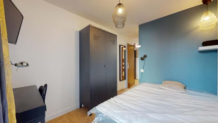 Listing photo thumbnail