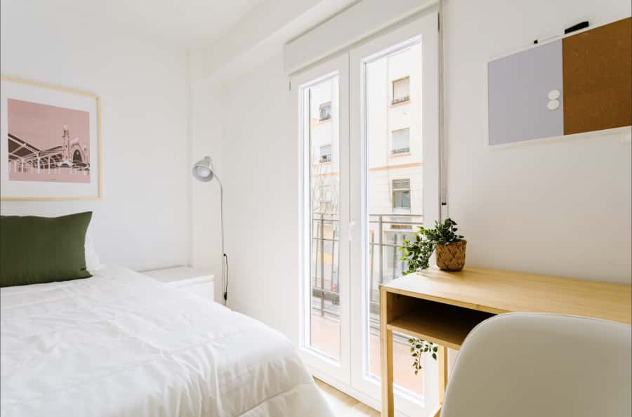 Habitación en piso de 4 habitaciones en La Petxina