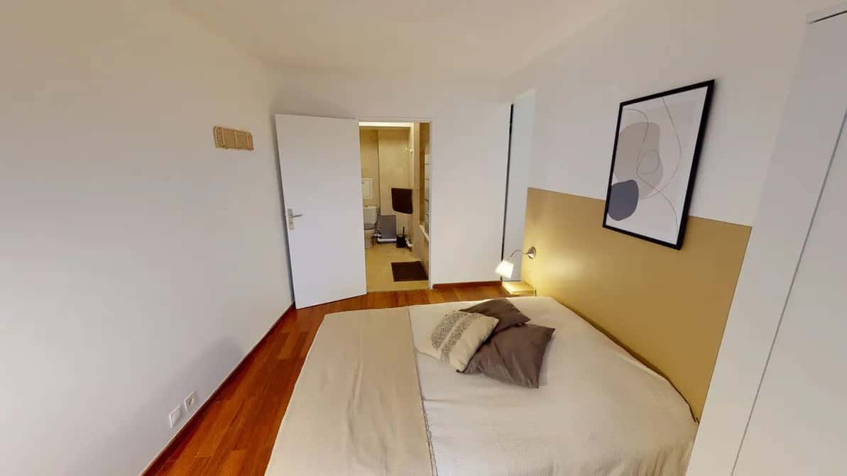 Room in Avenue de Versailles, Paris for 93 m² with 5 bedrooms