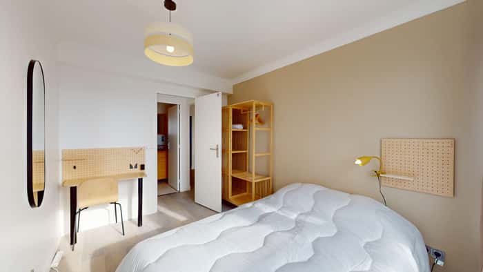 Listing photo thumbnail