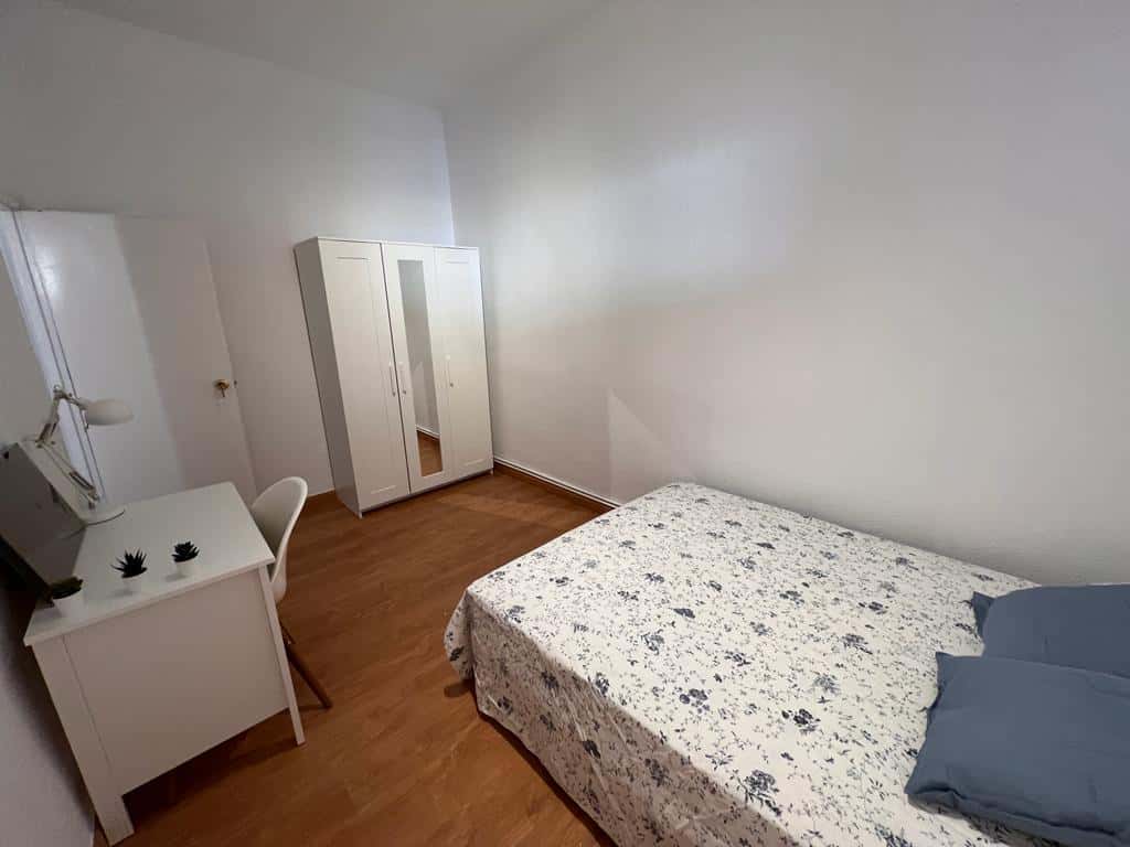 Habitación privada en Jesus del Valle, Madrid