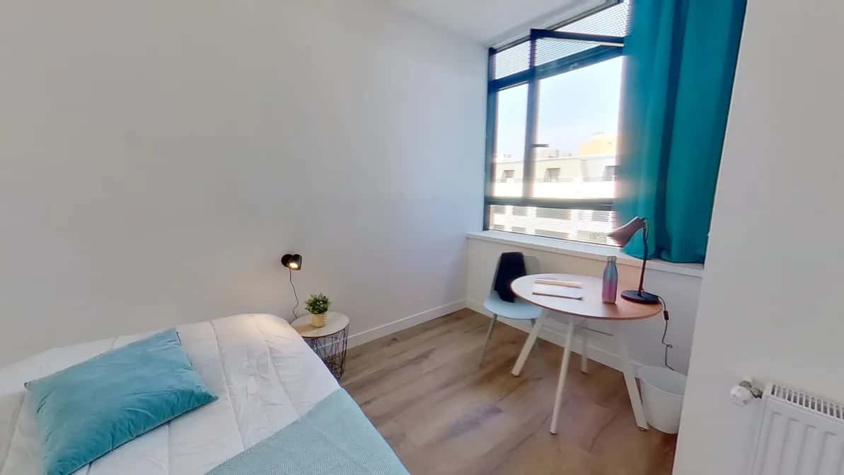 Room in Avenue Sainte-Anne, Asnières-sur-Seine for 166 m² with 9 bedrooms
