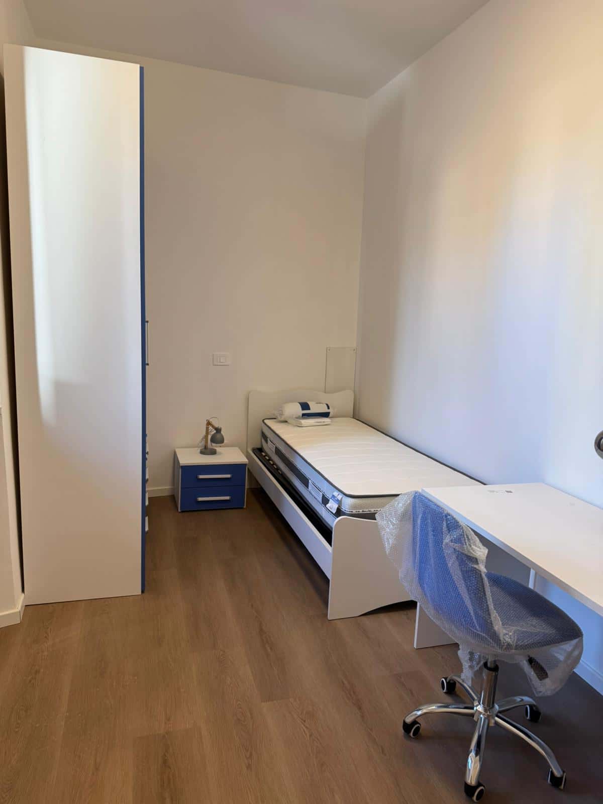 Chambre dans Via Comune Antico, Milano pour 90 m² avec 4 chambres