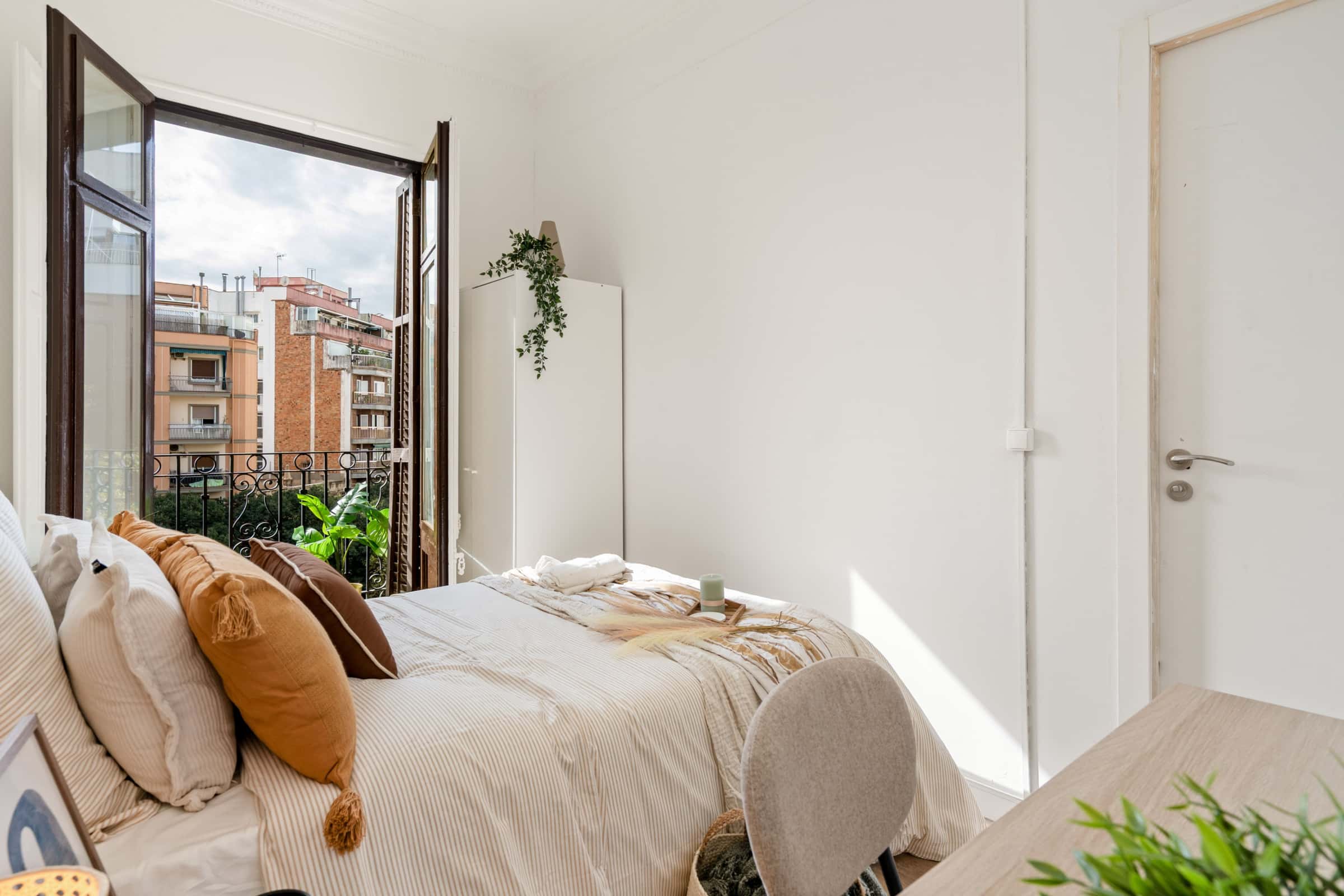 Habitacion privada en Carrer del Comte Borrell, , L'Eixample,Barcelona