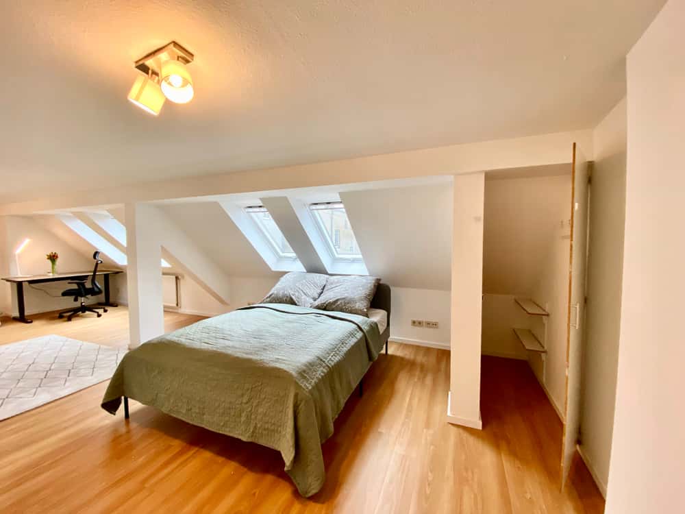 Priscilla - charmantes und voll möbliertes Penthouse-Apartment im hippen Friedrichshain - Photo 4